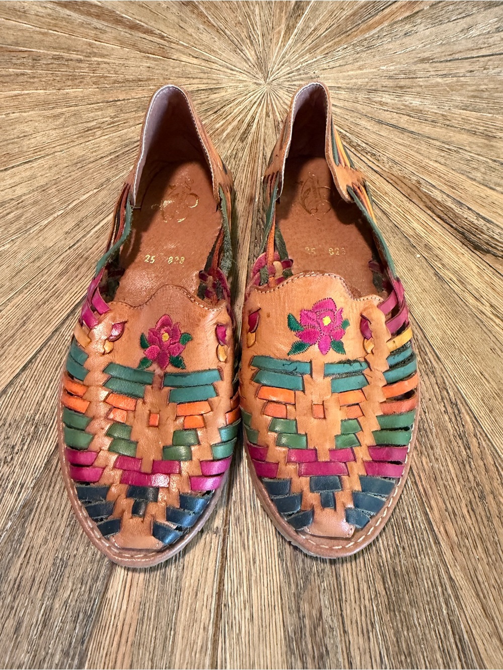 Mexican Leather Huarache Shoes Multicolor Woven Floral Embroidered Size 25 USA 8